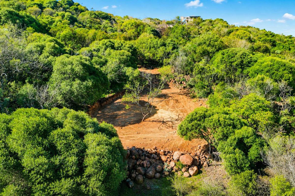 Own 4 Hectares with Panoramic Views over Hartbeespoort Dam - Photo 2