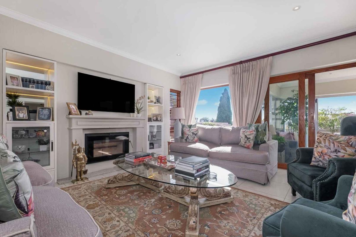 STRIKING AND SOPHISTICATED FAMILY HOME IN A SOUGHT AFTER QUIET AND SERENE LOCATION - Photo 3