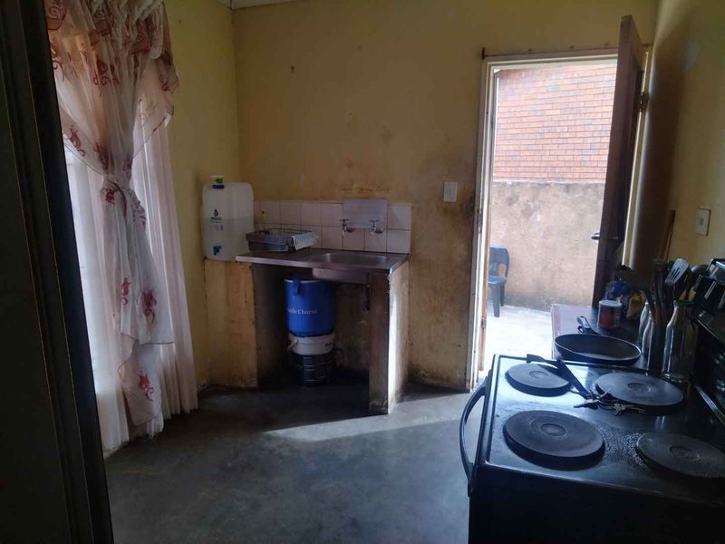 2 bedrooms house for sale in Mabopane M - Photo 4