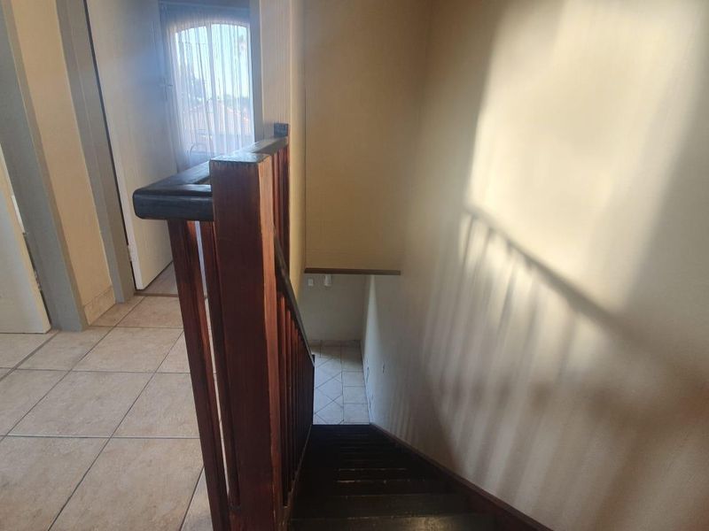 Beautiful Duplex For Sale in Erasmus Kloof! - Photo 8