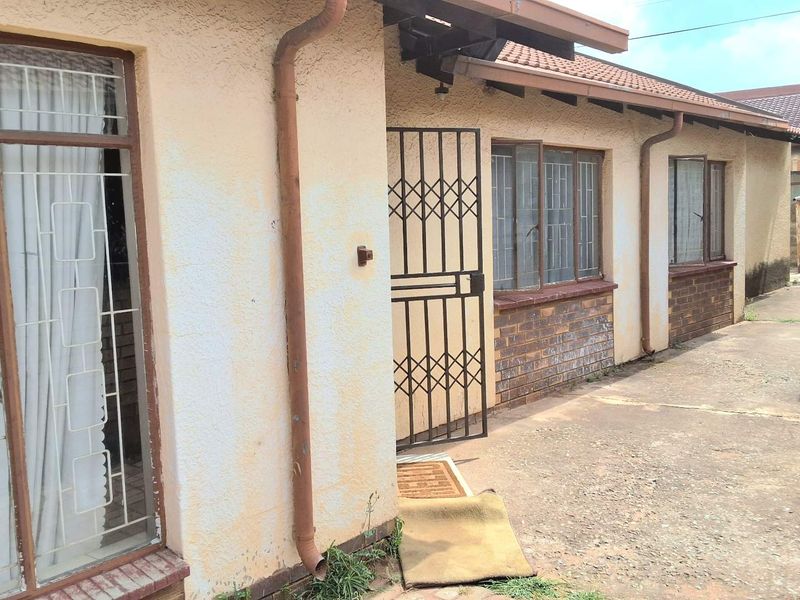 3 Bedrooms For sale - Photo 3