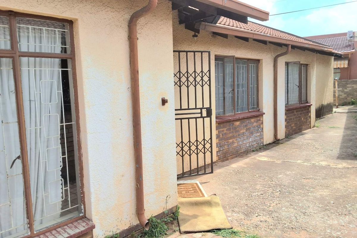 3 Bedrooms For sale - Photo 3