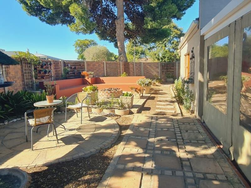 Your Spacious Family Haven Awaits! - Photo 4