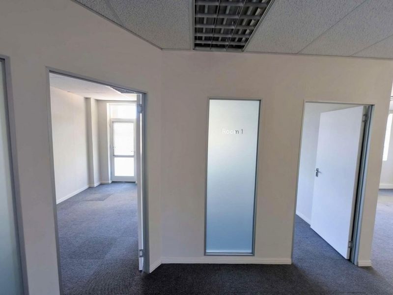 Well-Positioned Ground Floor Office in Secure Business Park - Photo 8