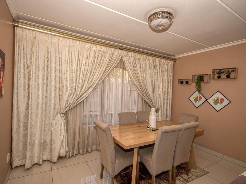 Meyersig family home ready for you! - Photo 9