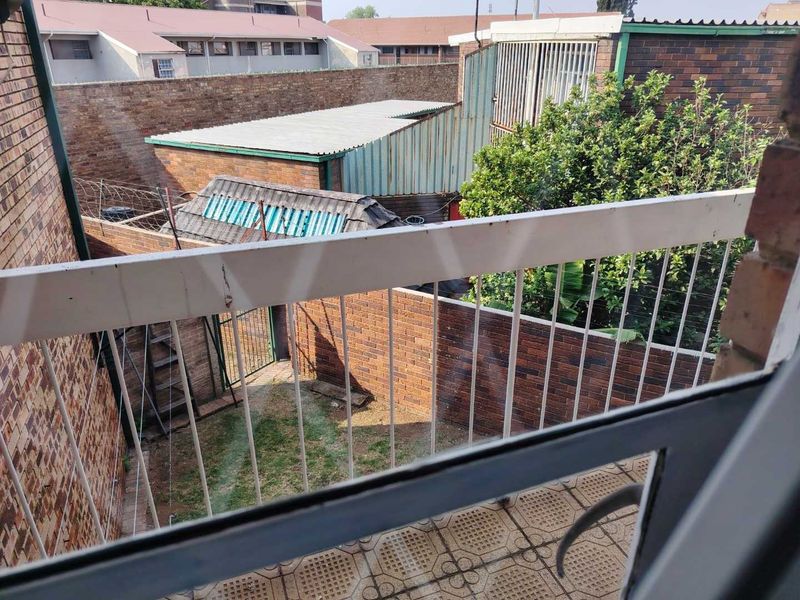 Spacious 3-Bedroom Duplex Townhouse in Secure Benoni Complex - Photo 10