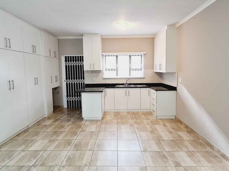 Magnificent Family home with Dual living options - Photo 8