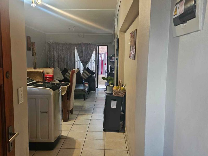 2-Bedroom First-Floor Apartment – Ideal Investment - Photo 3