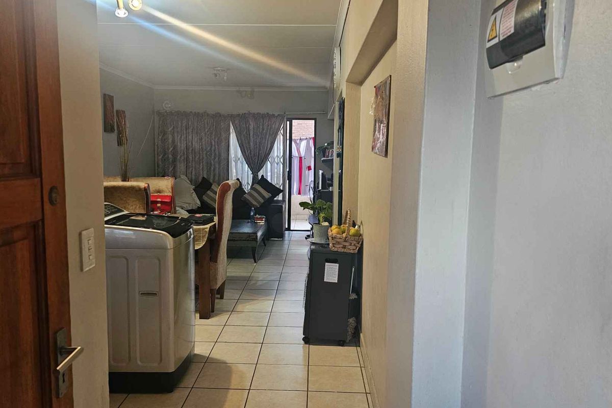 2-Bedroom First-Floor Apartment – Ideal Investment - Photo 3