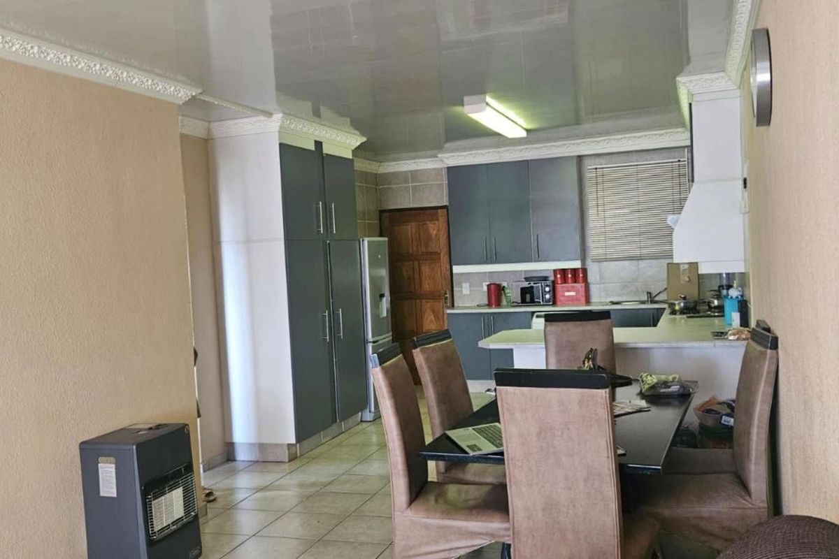 Apartment For Sale in Alberton North, Alberton - Photo 4