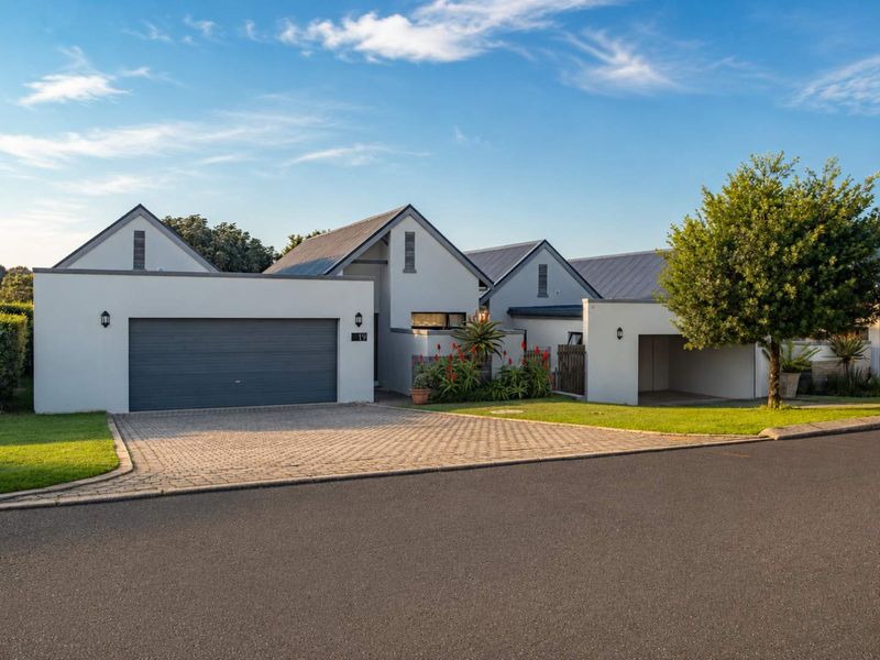 Modern Lock-up-and-go in 24 hr Secure Estate - Photo 1