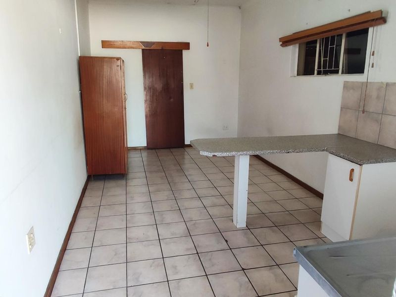 Bachelors Garden Cottage for single person - Photo 2