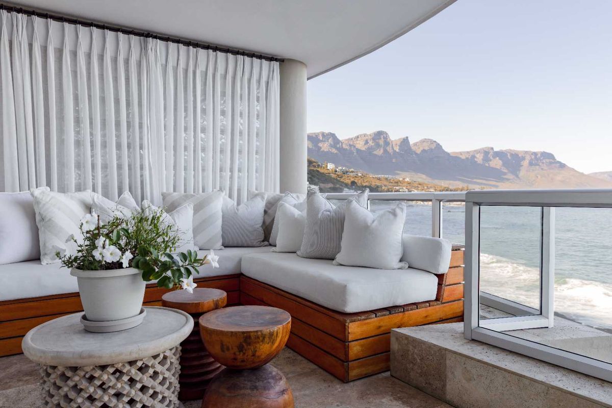 Spectacular Sea facing Clifton apartment - Photo 2