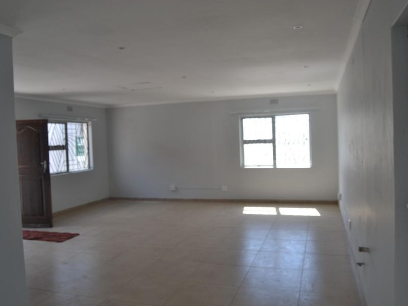 Versatile Open Plan Property for Rent in Litha Park, Khayelitsha - Photo 9