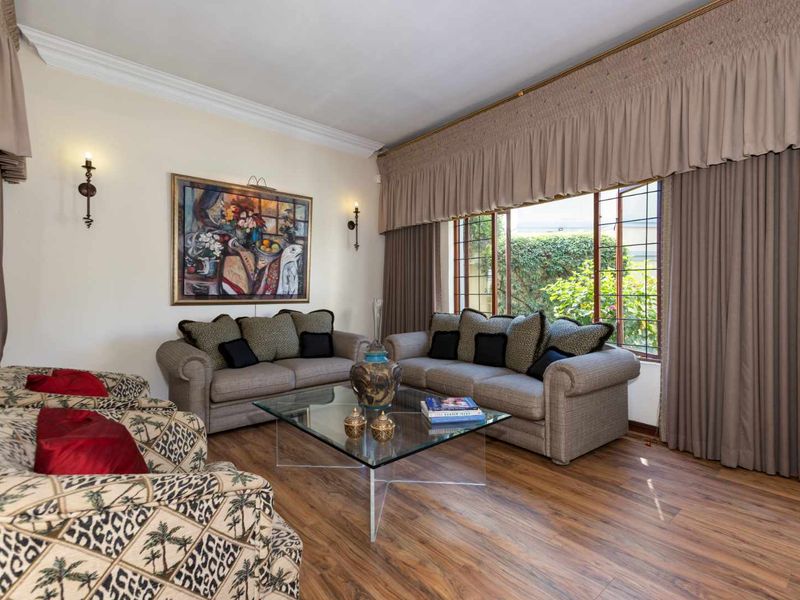 PRESTIGIOUS, HIGH-END TROPHY RESIDENCE IN A SERENE AND PEACEFUL LOCATION - Photo 7