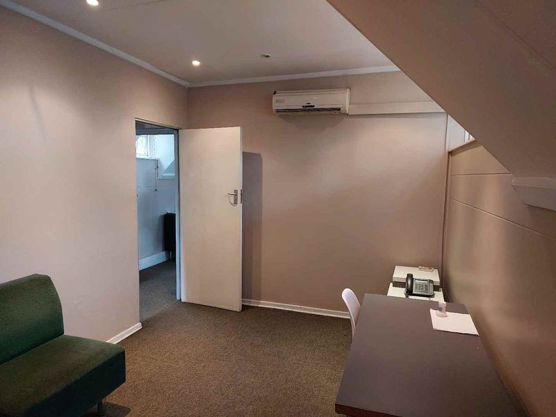 OFFICE SPACE TO RENT IN PARKTOWN - Photo 9