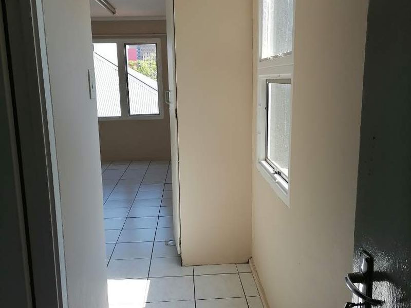 Bachelor to rent is Hatfield - Photo 2