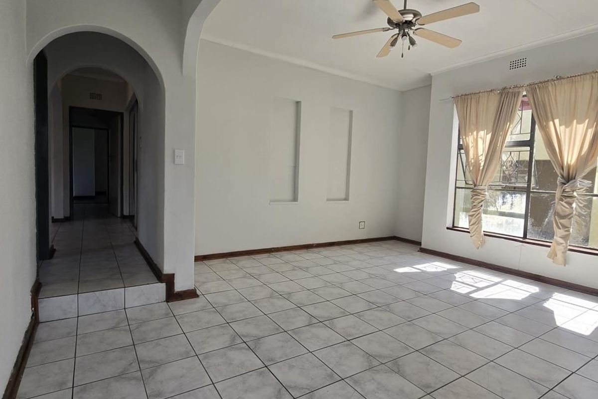 3- Bedroom Home with 2-Bedroom Flatlet - Photo 4