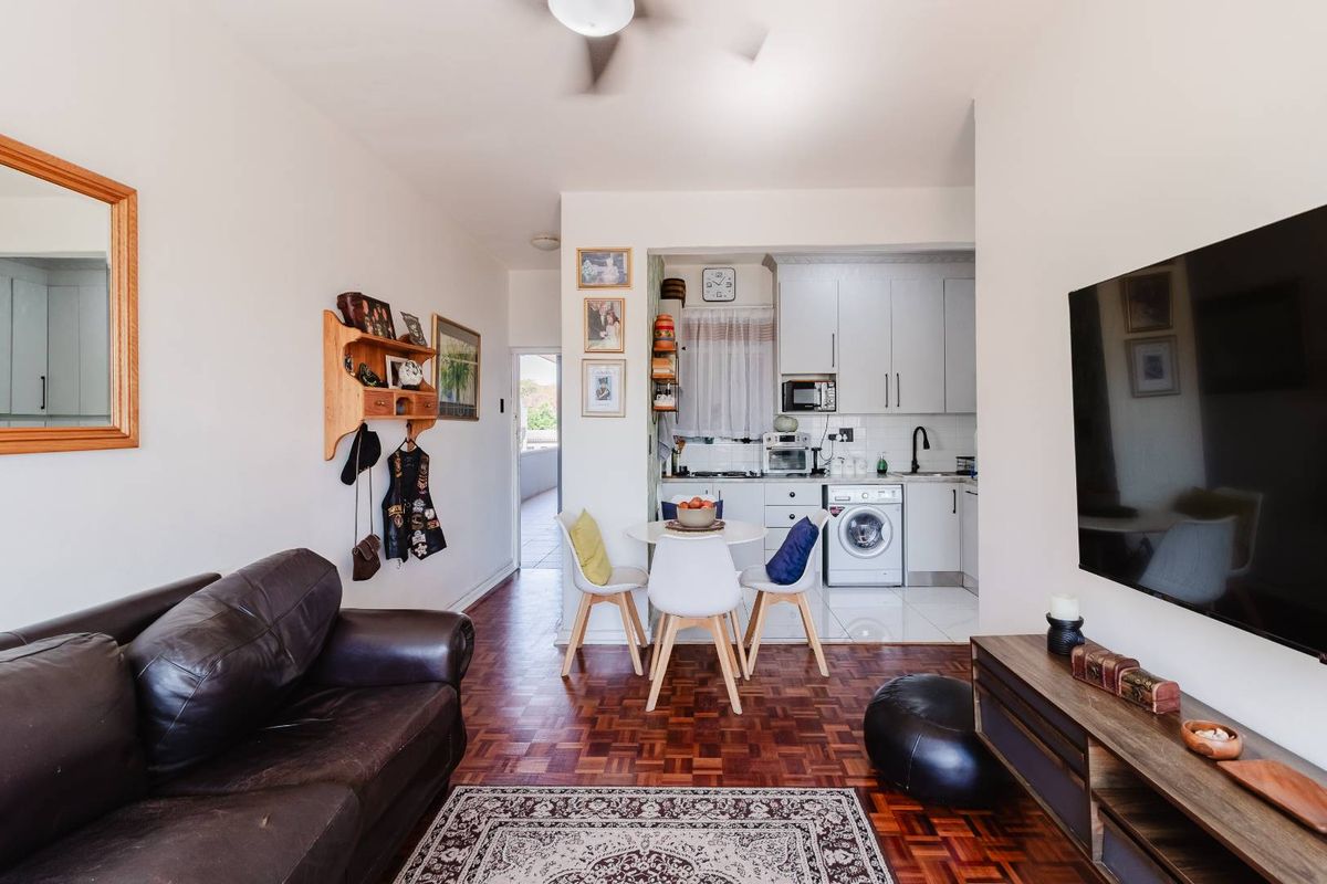 LOVELY LAS PALMAS - RICHMOND HILL - Photo 2