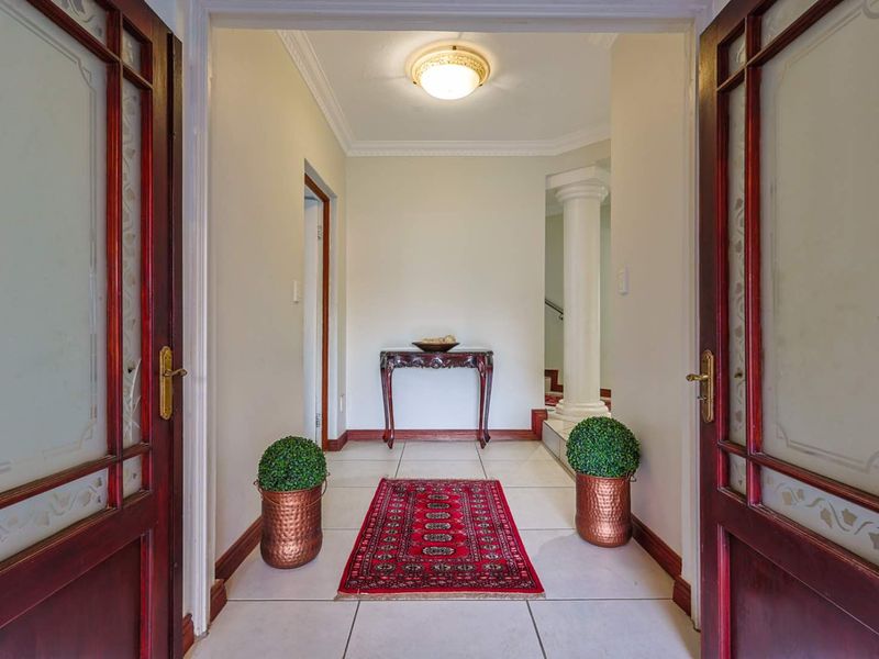 Modern 4 Bedroom Family Home for Rent in a Prestigious Security Estate - Photo 5