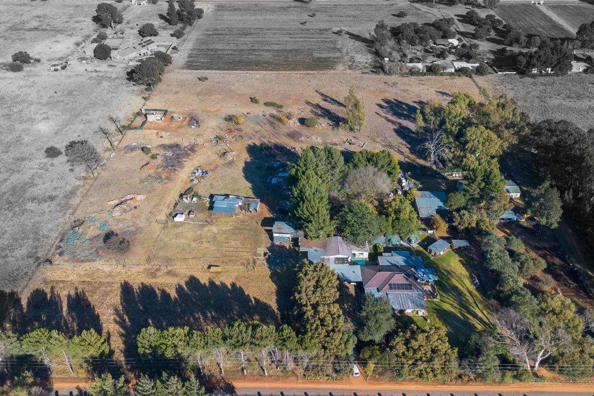 4.28ha Smallholding in Quaggafontein – Where Country Comfort Meets Investment Potential - Photo 3