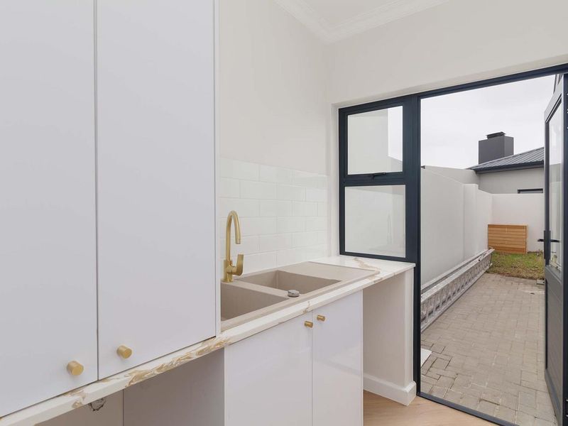 Brand New Double-Storey Home in Sought-After Sandown  No Transfer Duty - Photo 9
