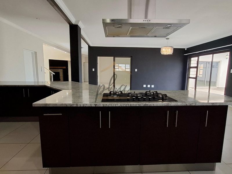 Stunning Double-Storey Family Home in Extension 15, Swakopmund - Photo 5