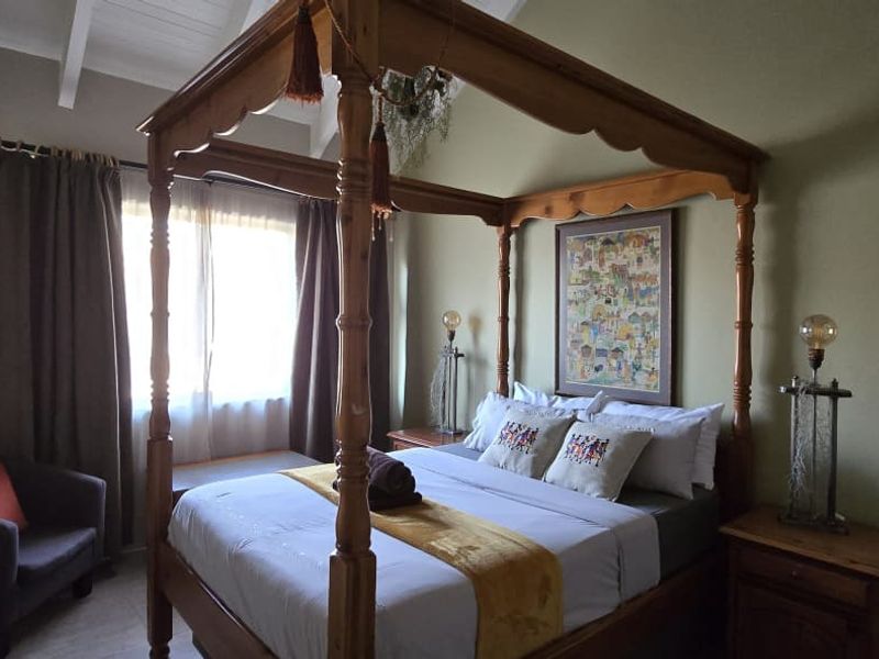 SPACIOUS 4-BEDROOM TOWNHOUSE FOR SALE IN ARCADIA, PRETORIA - Photo 6