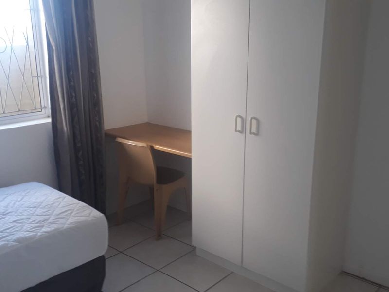 Male Student Accommodation - Summerstrand - Photo 2
