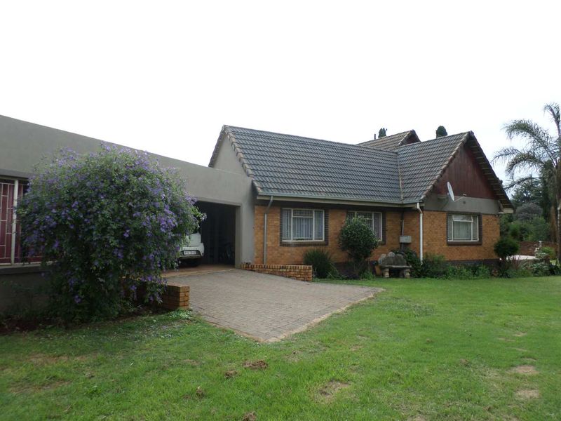 Excellent investment opportunity (small Holding) - Photo 2