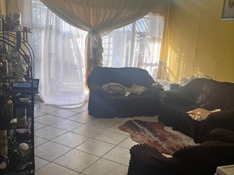5 Bedroom House for Sale in Madadeni, Section R, KwaZulu-Natal - Photo 6