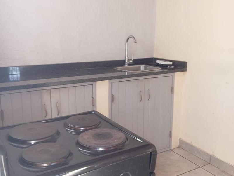 BACHELOR FLAT AVAILABLE IMMEDIATELY - Photo 7