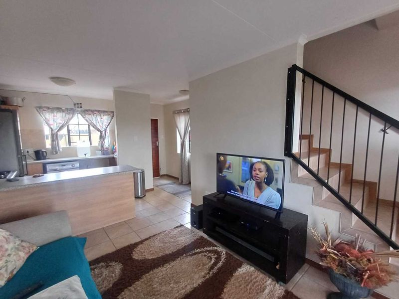 Great opportunity for Investors or First Time Home Buyers - Photo 2