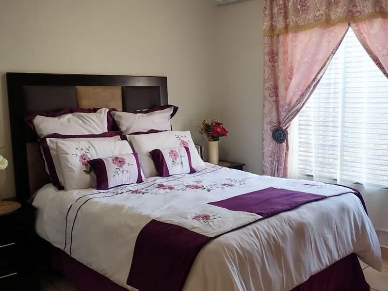 **Charming 3-Bedroom Home in a Prime Location** - Photo 10