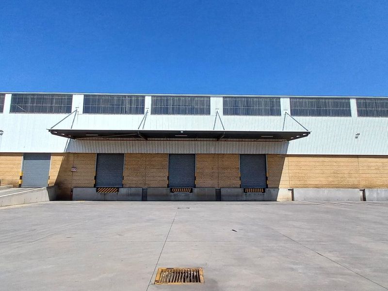 4 626m2 Gosforth Park Warehouse To Let - Photo 3