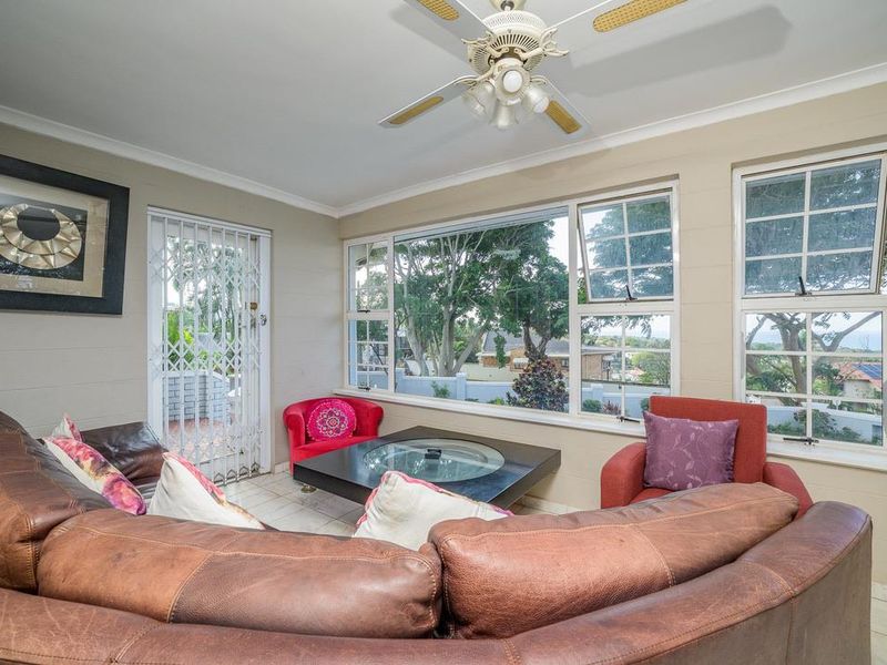 Hendra - Exceptional Family Residence with Panoramic Sea Views in Prime Upper La Lucia - Photo 6