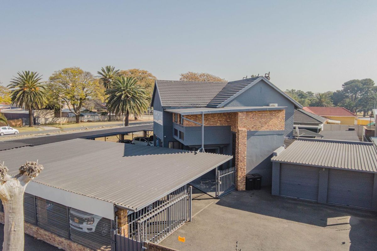 Perfect Building for Business & Living - Photo 3