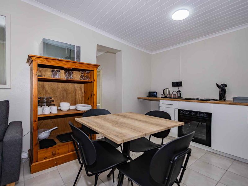 Urban Oaks Guest House - Photo 10