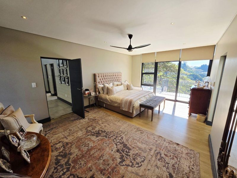 Luxury Statement Home for Sale in Central Kloof – Upper Highway - Photo 10