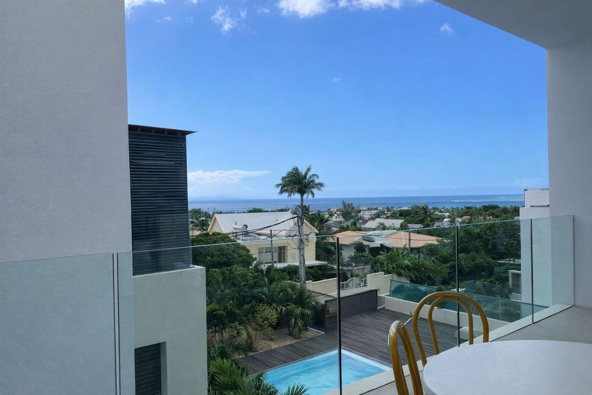 Sea-View Penthouse with Private Rooftop – Tamarin, West Coast Mauritius - Photo 5
