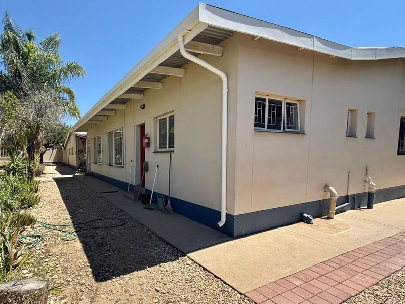 School Premises for Sale - Photo 3