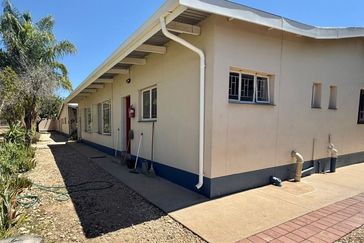 School Premises for Sale - Photo 3