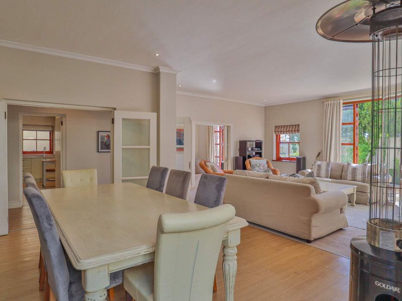 Beautifully Appointed 4 Bedroom Family Home - Photo 8