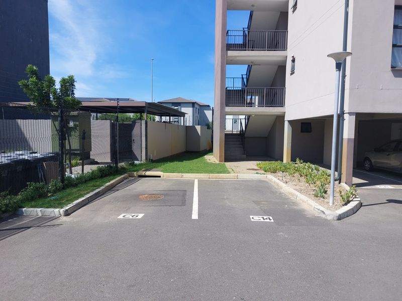 Unfurnished Two Bedroom Apartment To Rent in Parklands - Photo 4