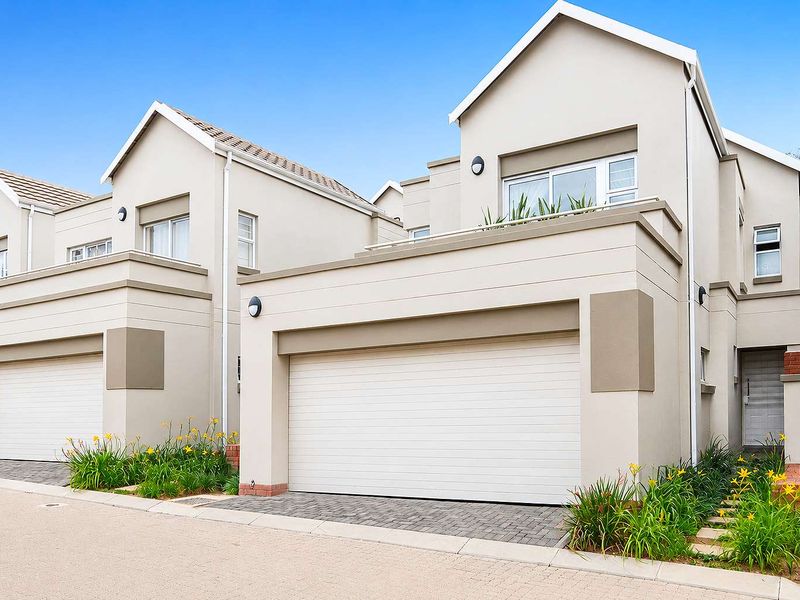 4 bedroom cluster in Bryanston for sale - Photo 1