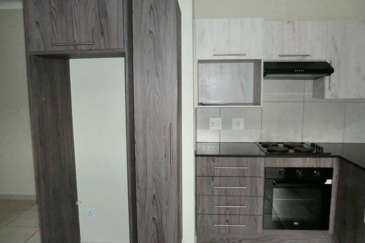 2 Bedroom Unit in Brentwood Park - Photo 2