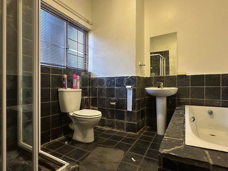 Location is everything! - Photo 7