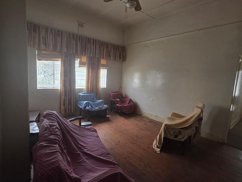 Large German style Four-bedroom house for sale in Usakos. - Photo 5