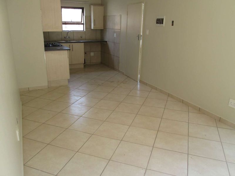 2 BEDROOM FLAT TO RENT IN PHILIP NEL PARK - Photo 10