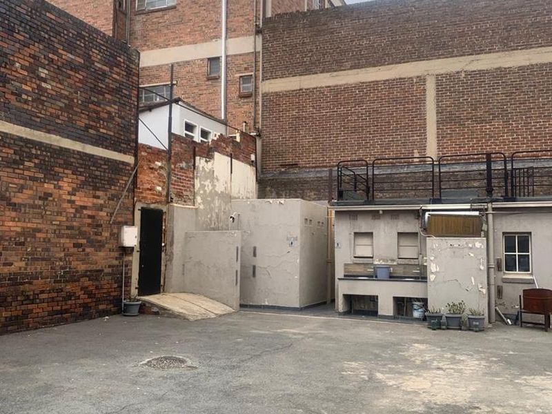 700 square mitre under roof of commercial building in the heart of Johonnesburg - Photo 4